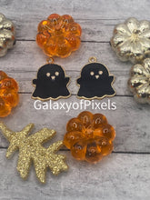 Load image into Gallery viewer, Dangle Cute Ghost Earrings- Halloween, Parties and More
